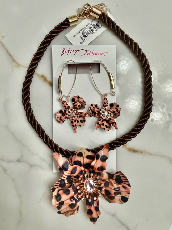 Betsey Johnson Jewelry - Betsey Johnson Brown & Black Leopard Flower Necklace with Matching Earrings